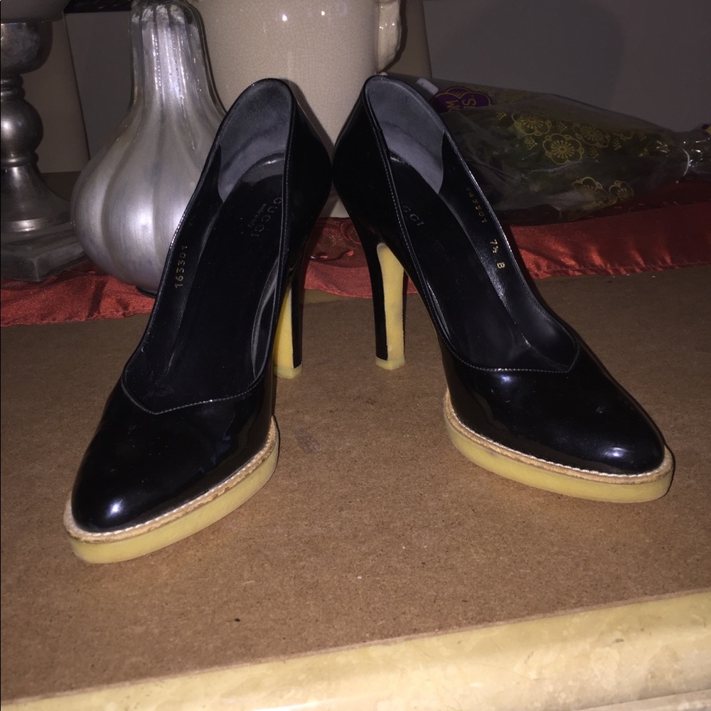 Gucci patent leather gum sole heels